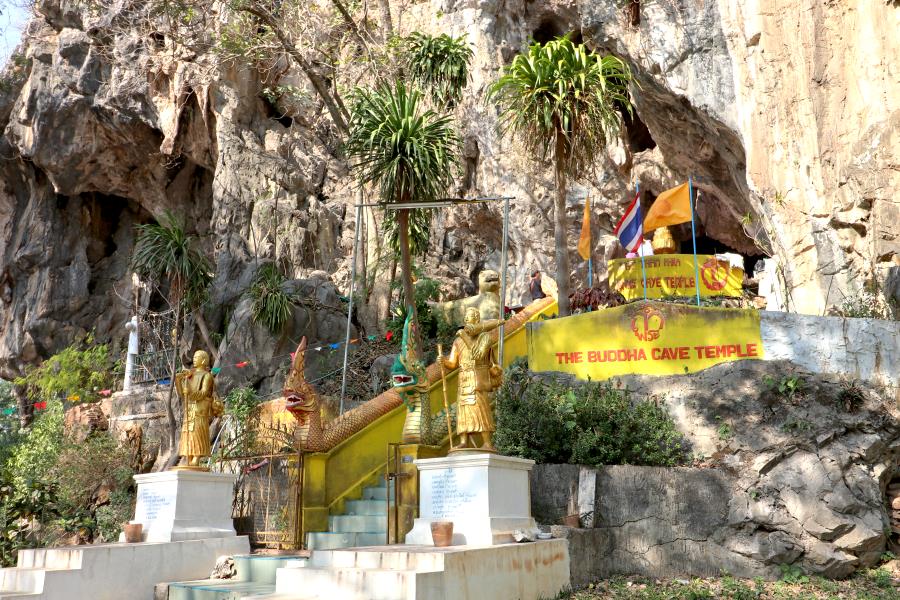 Wat Tham Phra Chiang Rai
