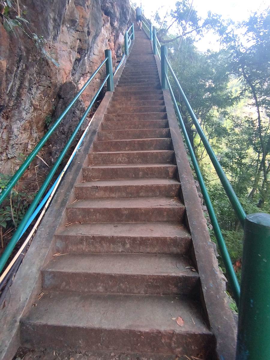 1.260 Stufen zum Tiger Cave Tempel Krabi