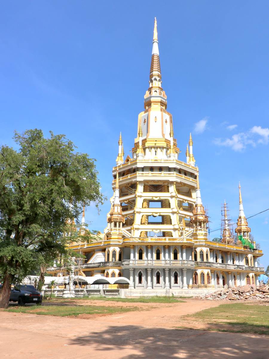 Neue Pagode im Tiger Cave Tempel Krabi